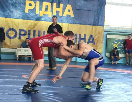 Переможний прийом Андрія Антонюка.